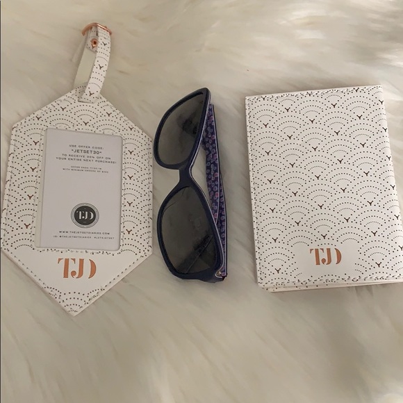 The Jet Set Diaries Passport Luggage Tag - Picture 8 of 8